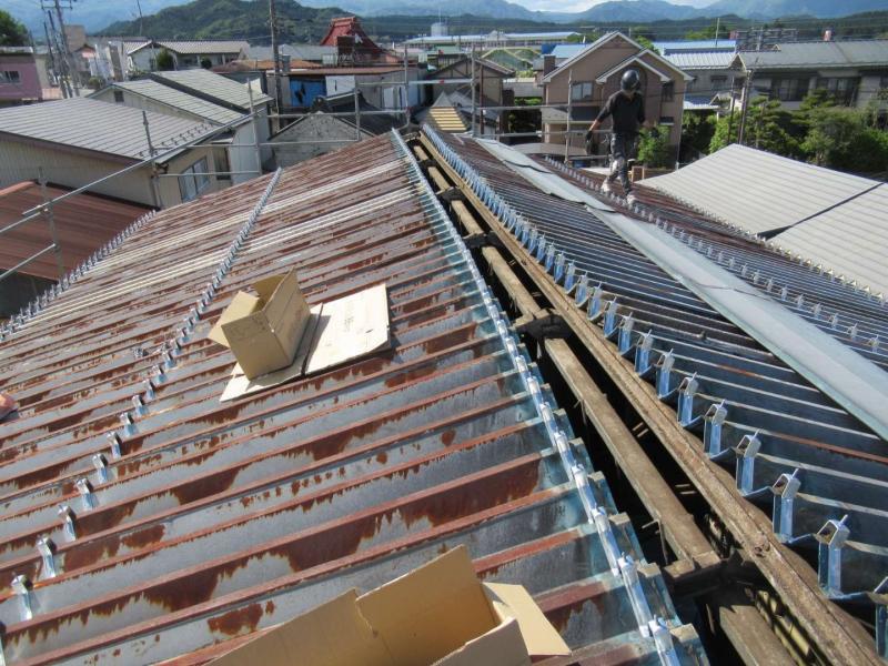 折板屋根改修工事