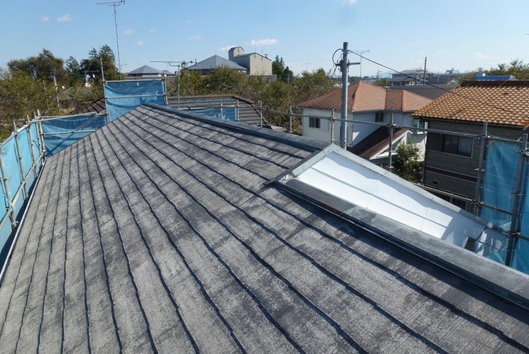 コロニアル屋根から横葺き定尺板に葺き替え（カバールーフ工法）