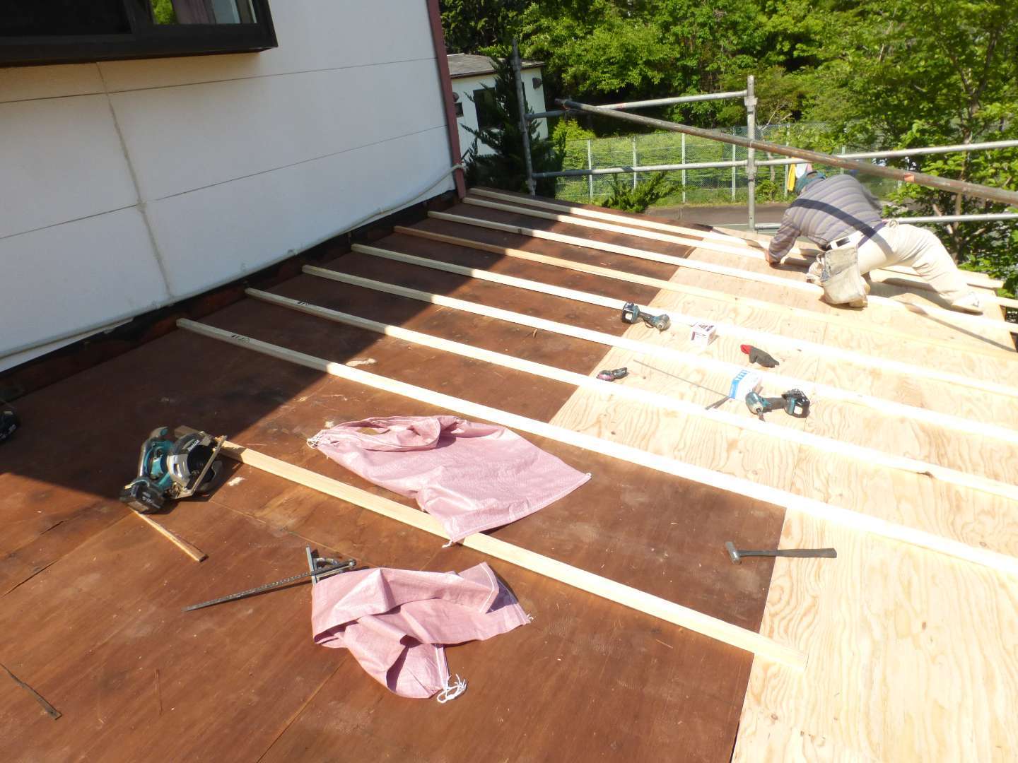 ペンションモンゴメリーブラウンダイニングルーム増築部分屋根改修工事